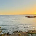 Appartement New The Terrace By The Sea -infinity Views & Aircond- Comodoro, Cristianos, Tenerife