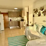 Appartement New The Terrace By The Sea -infinity Views & Aircond- Comodoro, Cristianos, Tenerife