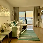 Appartement New The Terrace By The Sea -infinity Views & Aircond- Comodoro, Cristianos, Tenerife
