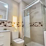 Appartement New The Terrace By The Sea -infinity Views & Aircond- Comodoro, Cristianos, Tenerife Los Cristianos (Tenerife)