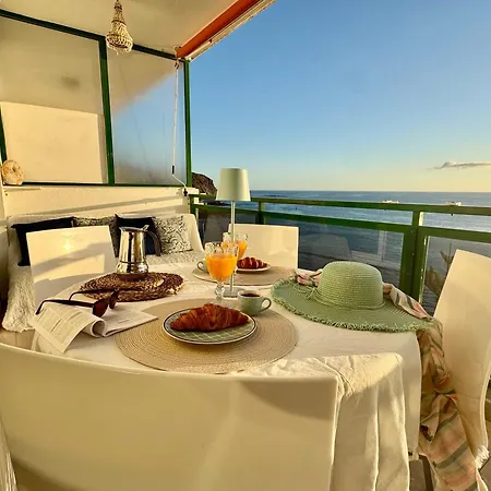 New The Terrace By The Sea -infinity Views & Aircond- Comodoro, Cristianos, Tenerife アパート
