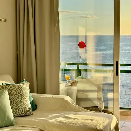 アパート New The Terrace By The Sea -infinity Views & Aircond- Comodoro, Cristianos, Tenerife