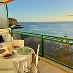 アパート New The Terrace By The Sea -infinity Views & Aircond- Comodoro, Cristianos, Tenerife ロスクリスティアーノス