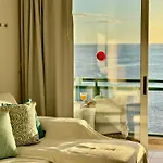 アパート New The Terrace By The Sea -infinity Views & Aircond- Comodoro, Cristianos, Tenerife