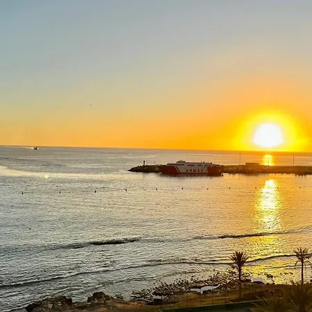 New The Terrace By The Sea -infinity Views & Aircond- Comodoro, Cristianos, Tenerife Daire