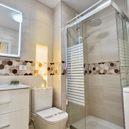Daire New The Terrace By The Sea -infinity Views & Aircond- Comodoro, Cristianos, Tenerife Los Cristianos (Tenerife)